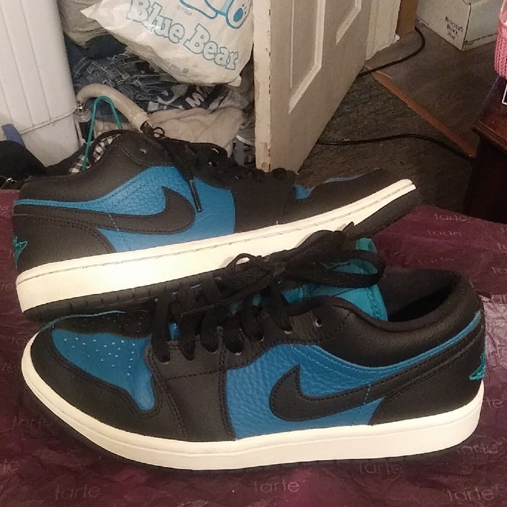 Nike Jordan 1s Low SE (SPECIAL EDITION) Split In Bright Spruce Green And Black